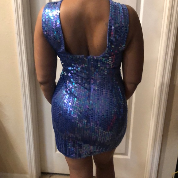 Dress - Picture 2 of 4